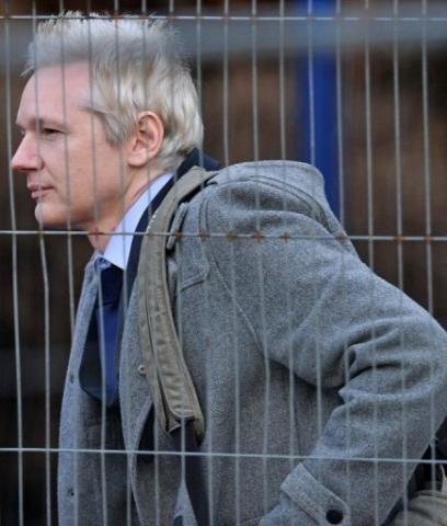 Corte brit&acirc;nica vai decidir em fevereiro se extradita Assange para a Su&eacute;cia