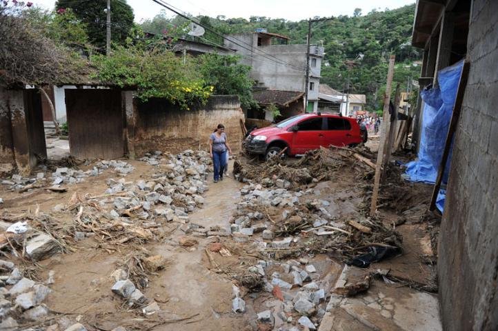 Temporal no RJ &eacute; a maior cat&aacute;strofe natural desde 1967 