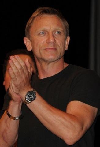 Daniel Craig voltar&aacute; a viver James Bond em 2012