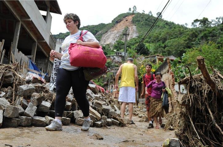Governo do Rio j&aacute; confirma 287 mortes na regi&atilde;o serrana