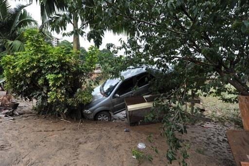 Chuvas persistentes prejudicam trabalhos de resgate no RJ