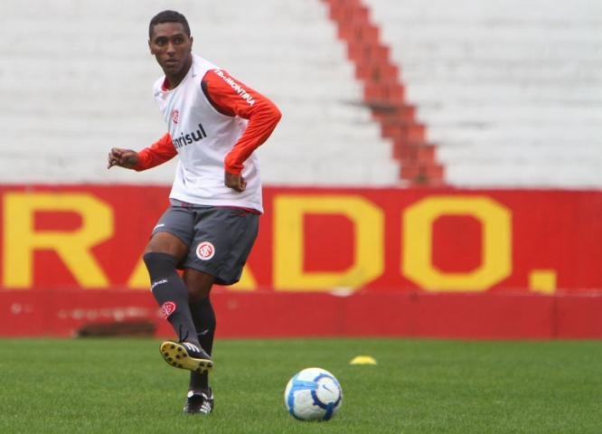 Glaydson renova com o Inter por dois anos