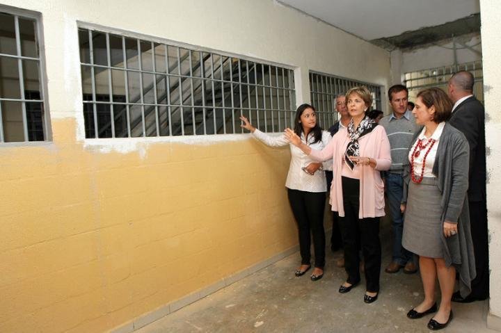 Ocupa&ccedil;&atilde;o de pris&atilde;o feminina de Gua&iacute;ba por detentos homens gera pol&ecirc;mica