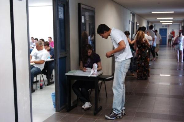 Concurso para cargo de defensor p&uacute;blico re&uacute;ne mais de 3 mil candidatos 