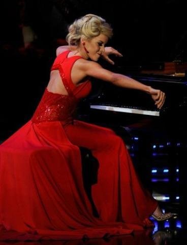 Jovem pianista &eacute; coroada Miss Am&eacute;rica