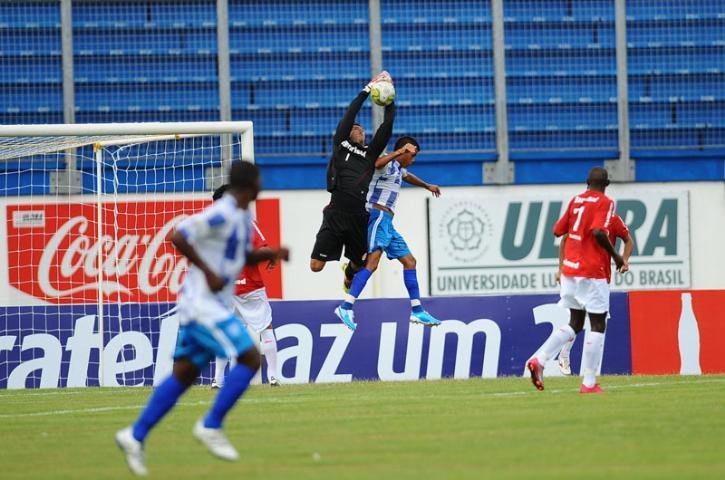 Cruzeiro surpreende o Inter na estreia do Gauch&atilde;o