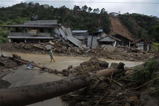 Governo decreta luto e libera FGTS para v&iacute;timas da chuva