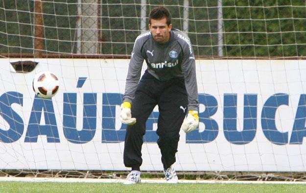 Victor faz primeiro treino com bola da Libertadores e a classifica como muito boa