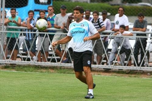 Renato avisa que n&atilde;o acompanha mais o Gr&ecirc;mio no interior