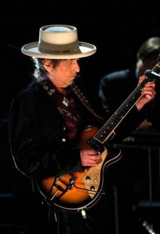 Bob Dylan assina contrato para escrever seis livros