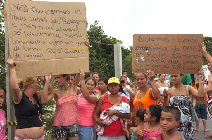 Mil fam&iacute;lias da Vila Dique ainda aguardam transfer&ecirc;ncia para o bairro Rubem Berta