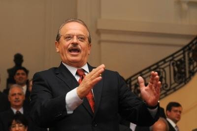 Tarso mostra agenda positiva e imp&otilde;e seu ritmo ao governo