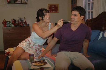 Atriz engorda dez quilos para interpretar personagem em novela