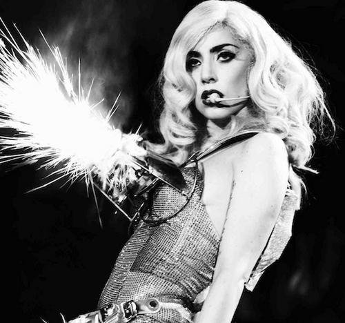 Lady Gaga est&aacute; noiva