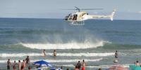 Casal é resgatado do mar com auxílio de helicóptero em Capão da Canoa