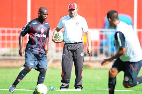 Inter projeta utiliza&ccedil;&atilde;o de titulares ap&oacute;s Gre-Nal de Rivera
