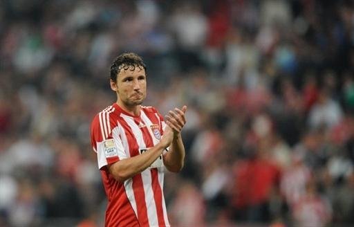 Bayern anuncia sa&iacute;da de Van Bommel para o Milan