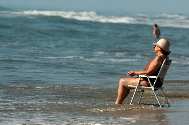 Mar claro &eacute; um convite para os banhistas no Litoral Norte