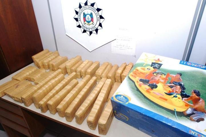 Brigada apreende 21,9 quilos de maconha na rodovi&aacute;ria da Capital