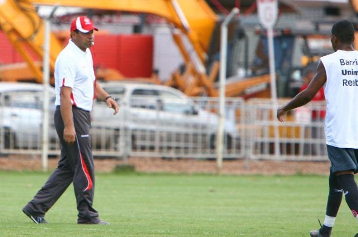 Roth n&atilde;o ir&aacute; comandar o Inter no Gre-Nal