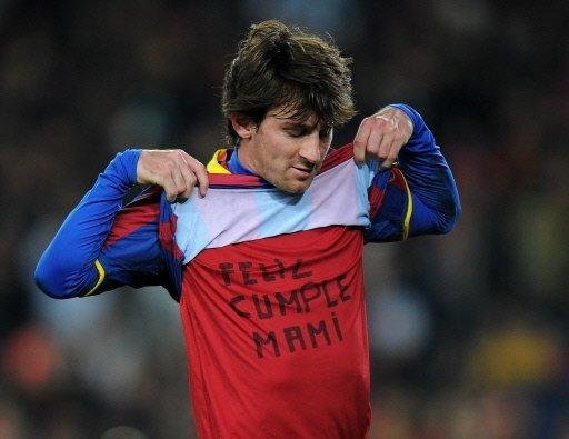 Messi &eacute; punido por exibir camisa com mensagem para a m&atilde;e