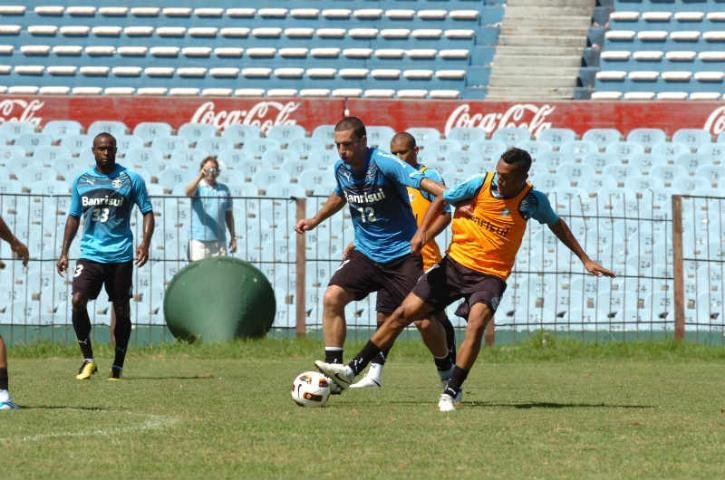 Para esquecer Ronaldinho e Jonas, Gr&ecirc;mio inicia caminhada pelo tricampeonato da Libertadores