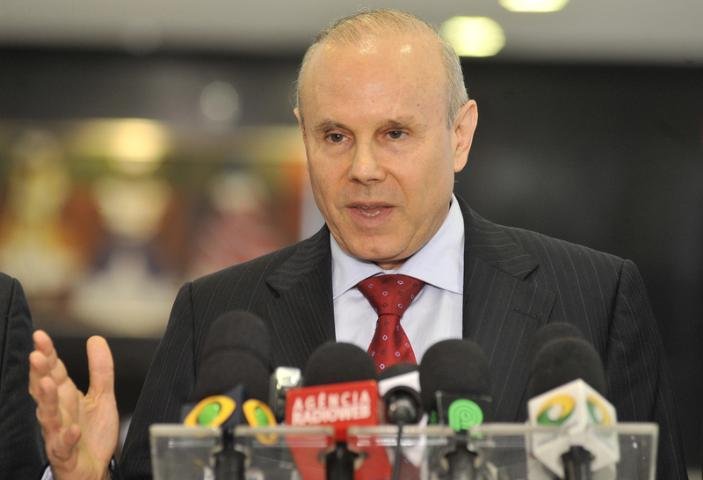 Guido Mantega descarta estudo para corrigir tabela do Imposto de Renda