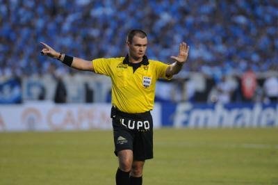 Leandro Vuaden &eacute; reprovado em novo teste f&iacute;sico e n&atilde;o apita o Gre-Nal