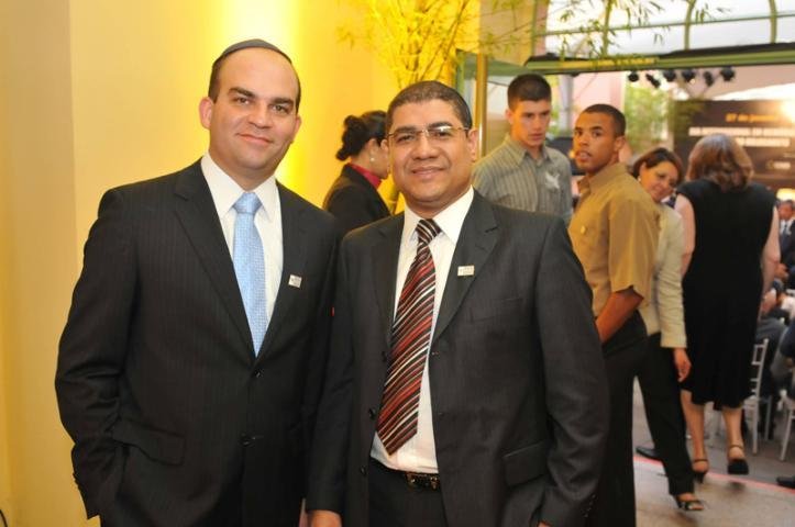 Presidente do Grupo Record RS, Fabio Tucilho, e o vice-presidente, Ver&iacute;ssimo de Jesus, prestigiam o evento