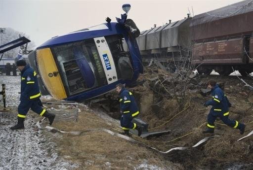 Acidente de trem mata dez e fere 23 na Alemanha