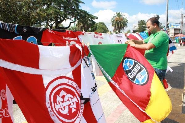 Com times reservas, Inter e Gr&ecirc;mio jogam neste domingo