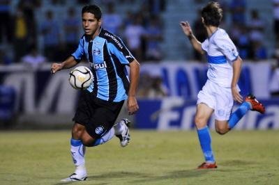 Recuperado de les&atilde;o, volante esperar recuperar desempenho da &eacute;poca de Mano Menezes
