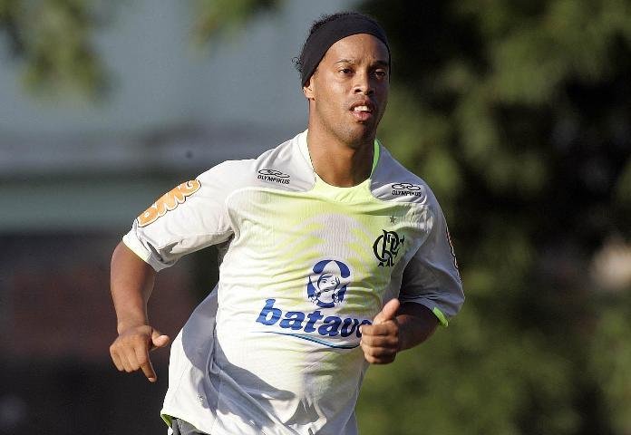 Flamengo vive ansiedade para estreia de Ronaldinho