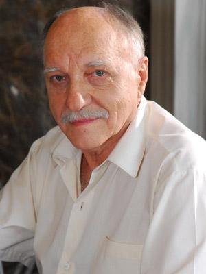 Ator Nildo Parente, de 74 anos, morreu na noite desta segunda-feira
