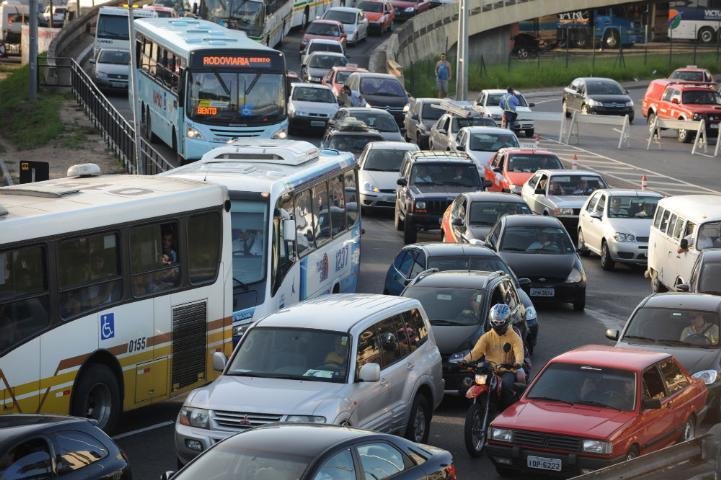 Tr&aacute;fego est&aacute; congestionado nas proximidades da Rodovi&aacute;ria