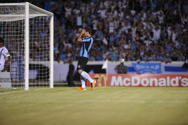 Acompanhe Gr&ecirc;mio x Liverpool em tempo real