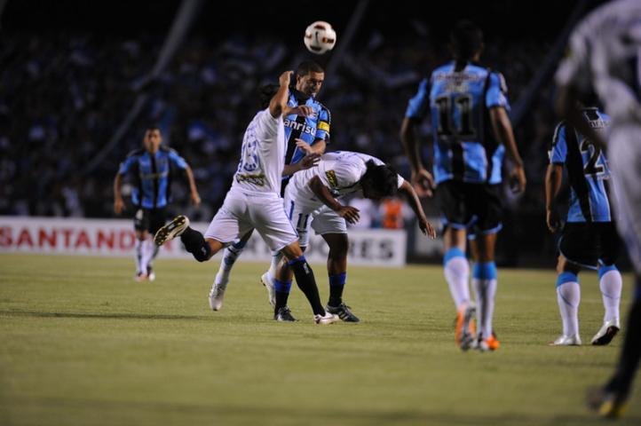 Jogadores do Gr&ecirc;mio admitem nervosismo inicial