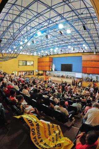 P&uacute;blico lotou o plen&aacute;rio de 230 lugares para acompanhar as discuss&otilde;es