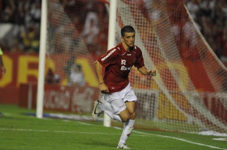 Roth elogia D&acute;Alessandro e j&aacute; projeta time com Cavenaghi e Bolatti