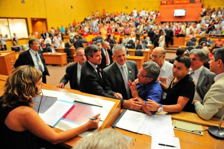 Clima tenso marca debate sobre instituto de sa&uacute;de da fam&iacute;lia na Capital