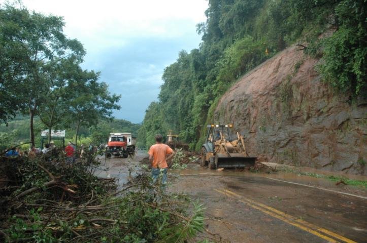 Chuva forte atingiu munic&iacute;pio na tarde deste s&aacute;bado