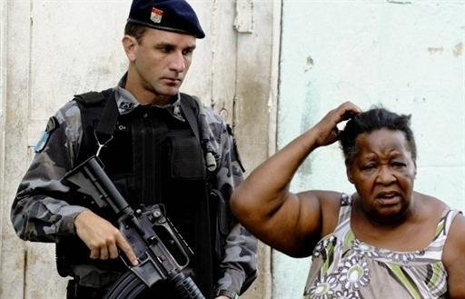 Fuga de traficantes n&atilde;o afeta pacifica&ccedil;&atilde;o no Rio, diz Beltrame