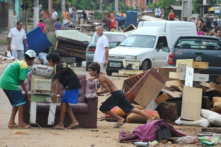 Acordo entre prefeitura e moradores encerra manifesta&ccedil;&atilde;o em Cachoeirinha