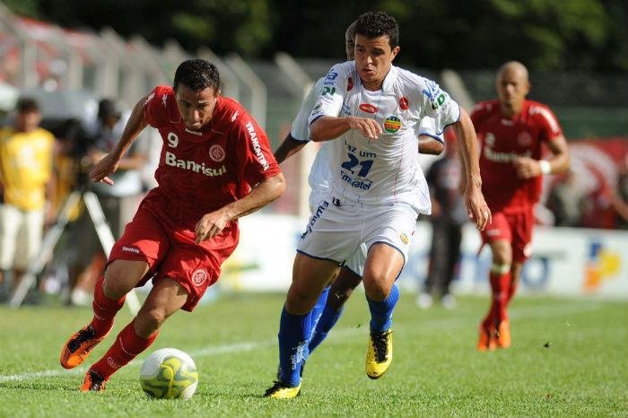Siegmann diz que integra&ccedil;&atilde;o de novos jogadores facilitar&aacute; mudan&ccedil;a de esquema no Inter