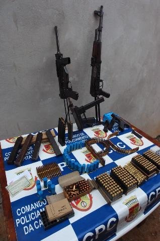 Submetralhadora teria sido usada no assalto a uma joalheria