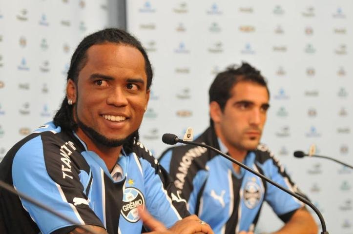 No Gr&ecirc;mio, Carlos Alberto e Escudero tentam reencontrar o rumo de suas carreiras