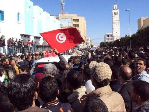 Tunisianos protestam contra governadores de v&aacute;rias regi&otilde;es