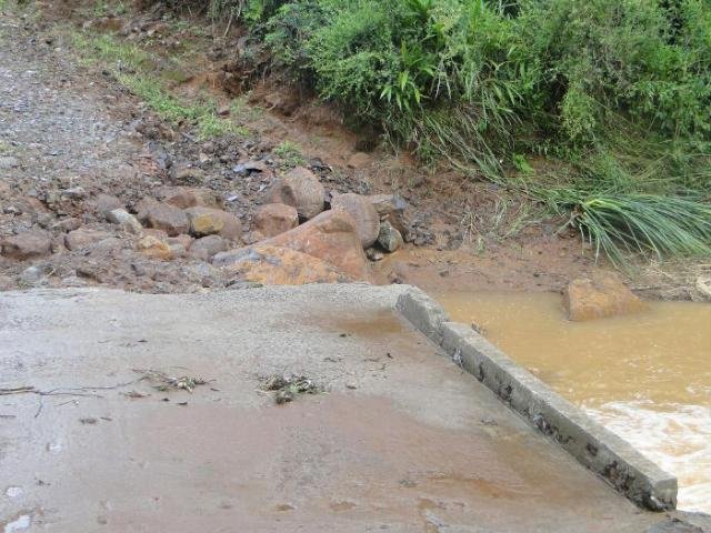 Diversas estradas foram danificadas