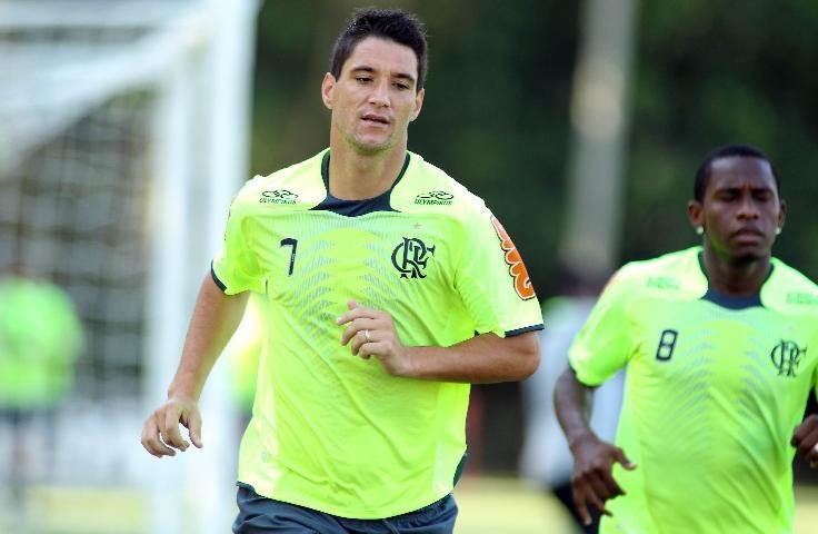 Thiago Neves admite que ainda deixa a desejar no Flamengo