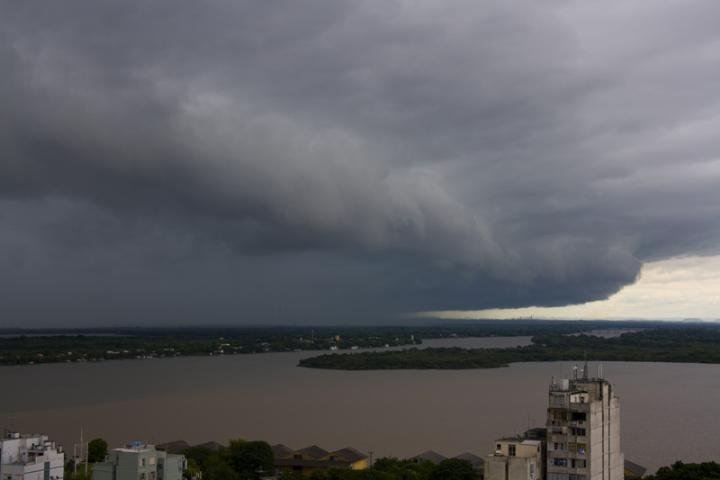Mesmo ap&oacute;s per&iacute;odo de sol, pode voltar a chover forte na Capital